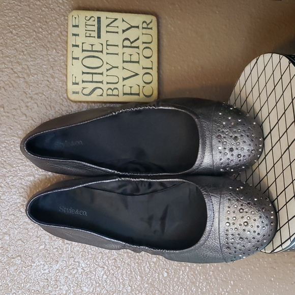 🦋4 for $20, or as marked. EUC- Style & Co ‘Bailey’ Flat w/Crystal Toe Cap - Picture 4 of 10